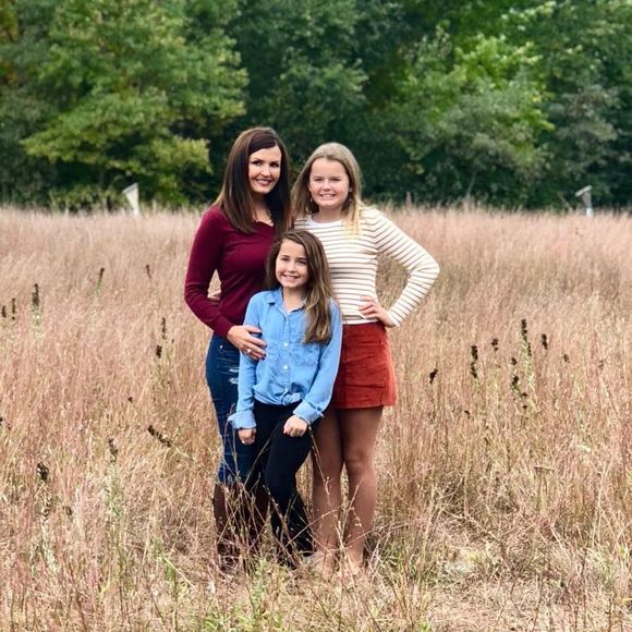 Meet your Posher, Sarah - Picture 1 of 1